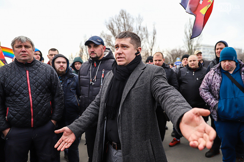 В Запорожье таксисты митинговали против низких тарифов. Фото