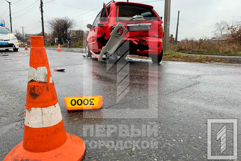 В Кривом Роге такси попало в жесткое ДТП: пострадала 7-летняя девочка (фото)