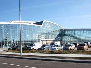 Аэропорт Львов объявил конкурс, ищет новую службу такси 